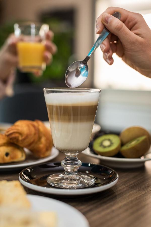 Hotel-Restaurant Le Victoria 렌 외부 사진