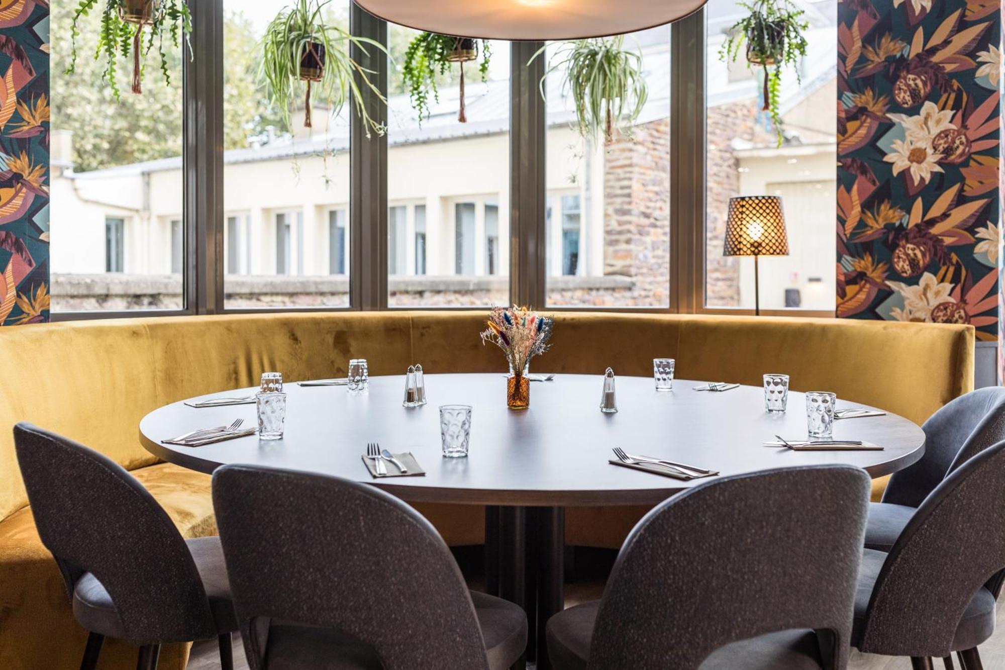 Hotel-Restaurant Le Victoria 렌 외부 사진